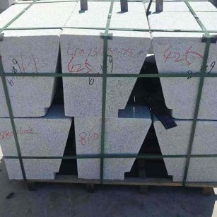 牡丹江 芝麻白异形坐凳，石凳