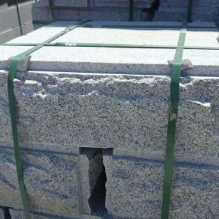 牡丹江 芝麻白花岗岩自然面成品