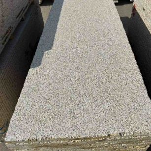 牡丹江 黄金麻花岗岩荔枝面毛板，半成品