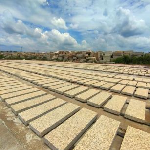 牡丹江 黄金麻花岗岩荔枝面地铺石防护中