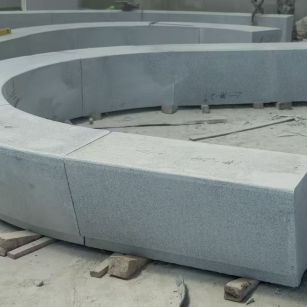 牡丹江 芝麻白花岗岩光面弧形坐凳