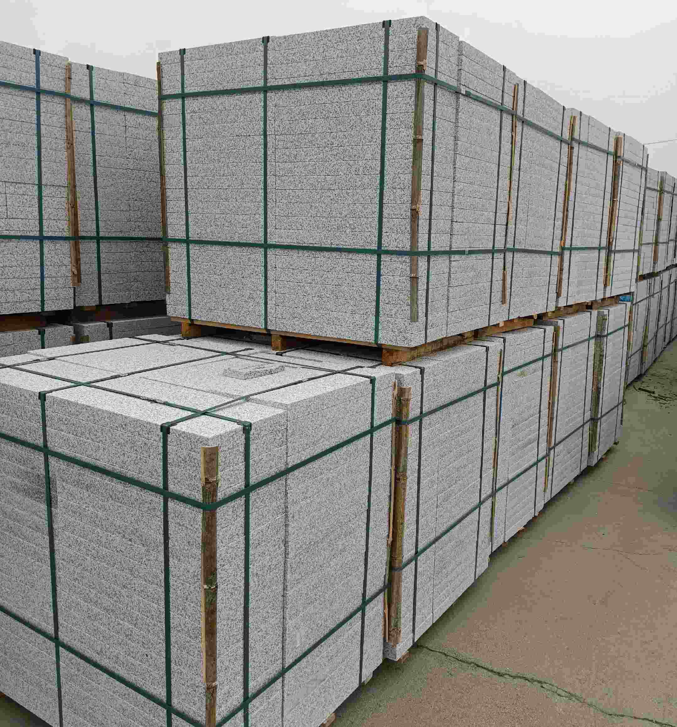 牡丹江 白麻花岗岩石材荔枝面地铺石（300*600*50）