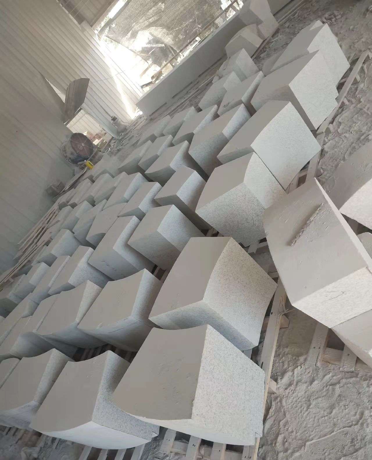 牡丹江 白麻花岗岩异形坐凳