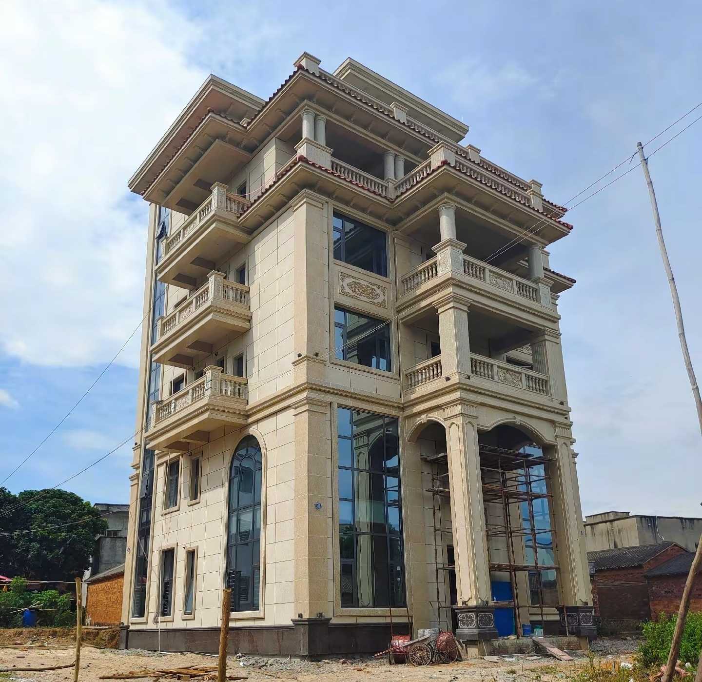 牡丹江 黄金麻花岗岩石材别墅外墙干挂搭配（雕花栏杆花瓶柱门楼罗马柱）