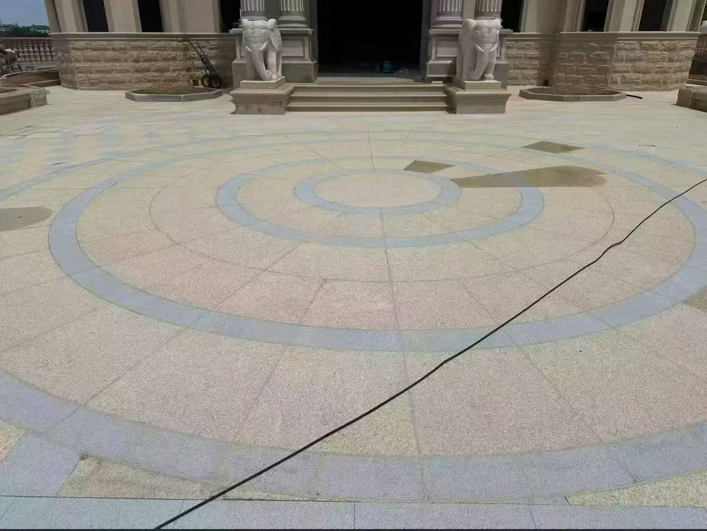 牡丹江 黄金麻芝麻灰花岗岩石材地铺拼接效果