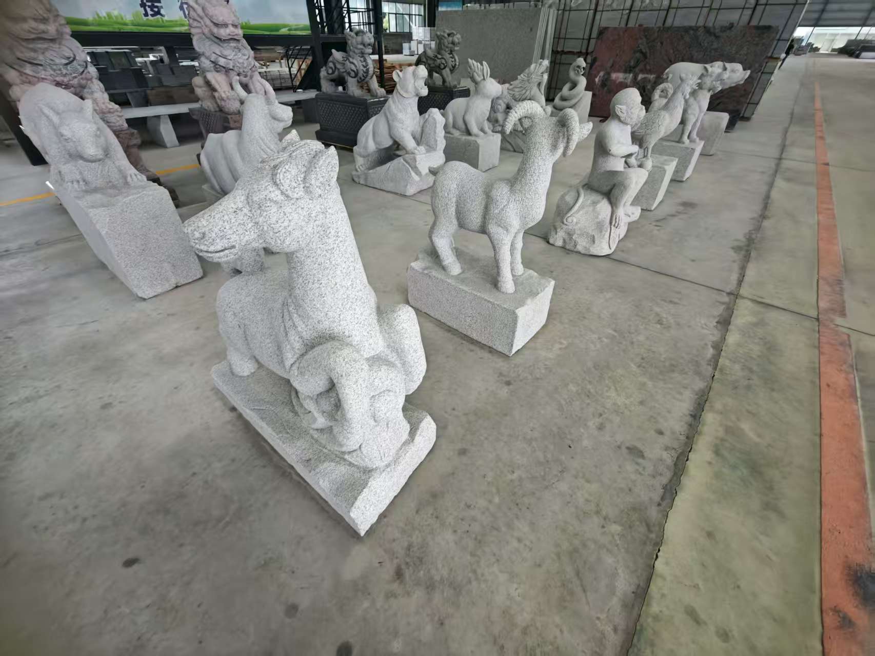 牡丹江 芝麻白花岗岩造型立体雕刻——十二生肖