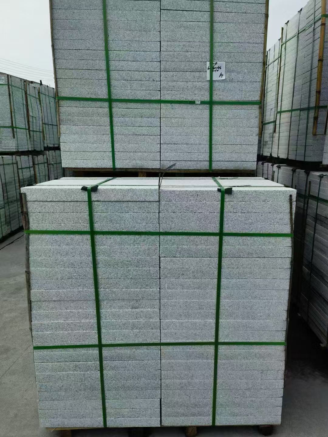 牡丹江 芝麻白火烧，园林广场市政工程地铺石，1.8~5.0厚均有现货