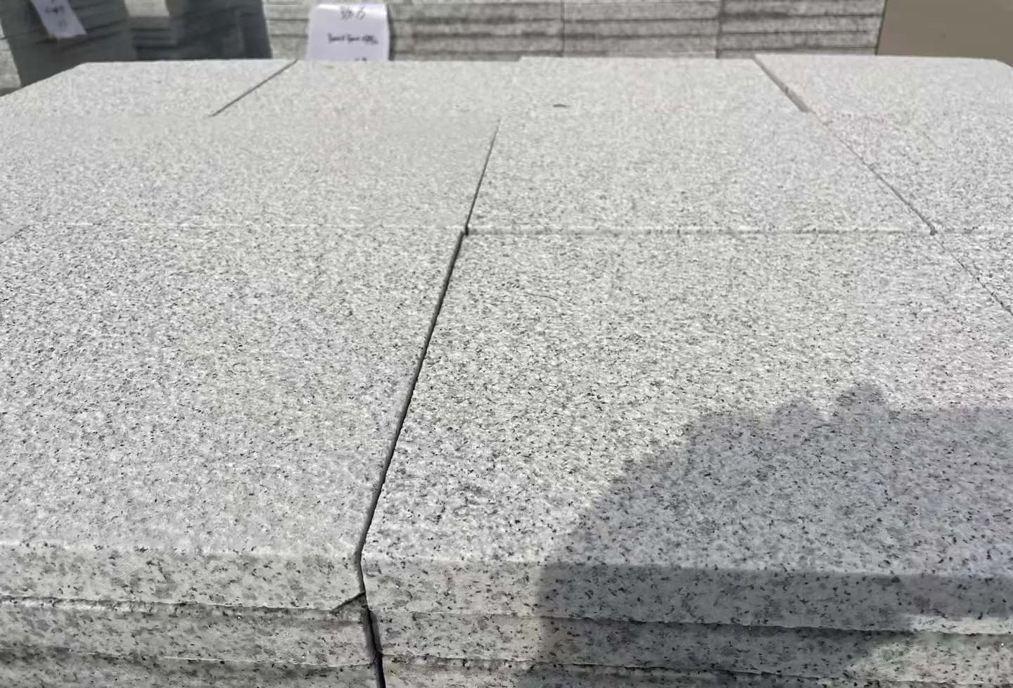 牡丹江 白麻花岗岩石材推荐 荔枝面地铺石