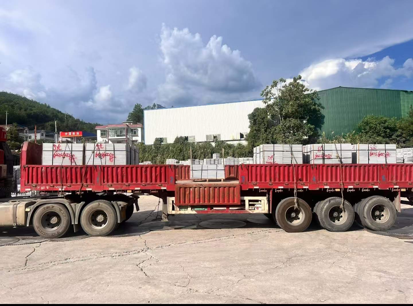 牡丹江 芝麻灰花岗岩地铺石出货日常