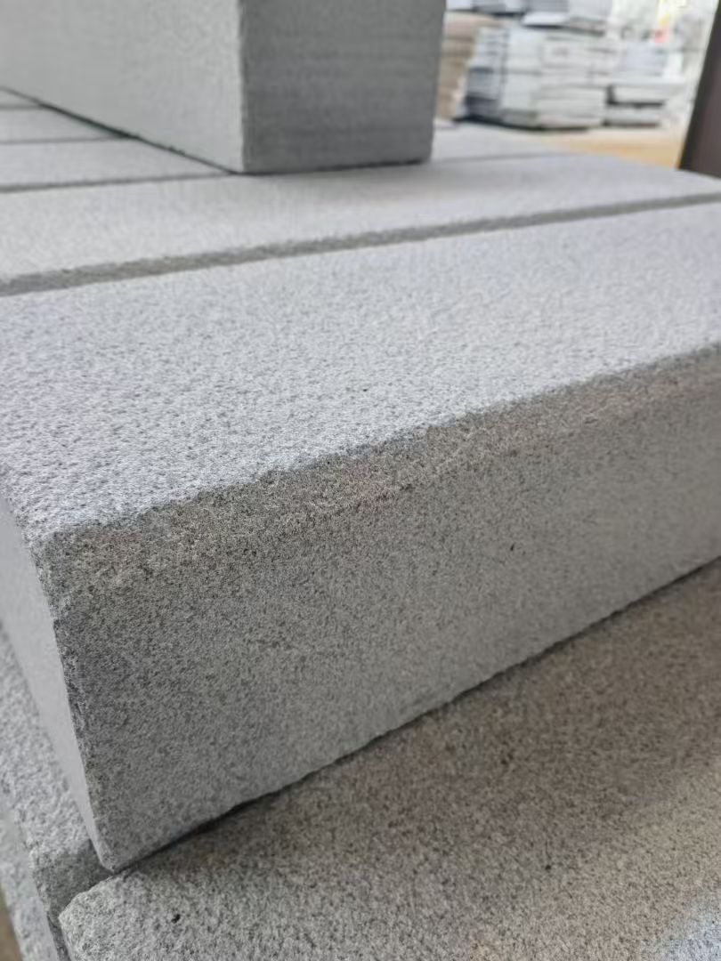 牡丹江 芝麻灰荔枝面路沿石