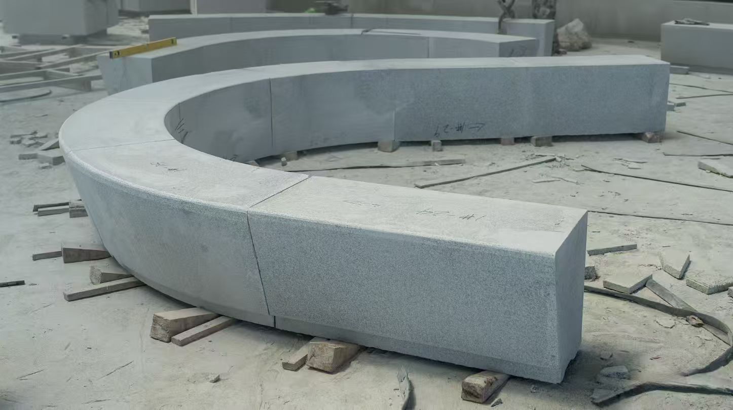 牡丹江 芝麻白花岗岩光面弧形坐凳